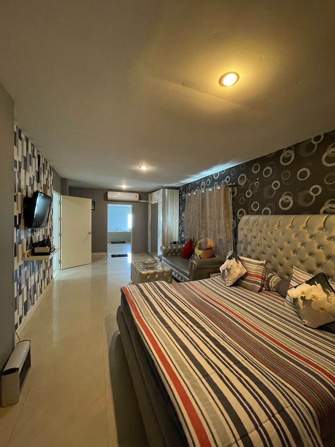 For sale 2 storey detached house, Phakamas Village, Sukhumvit 71, Soi Pridi Banomyong, Pattanakarn Road, Intersection 8 image