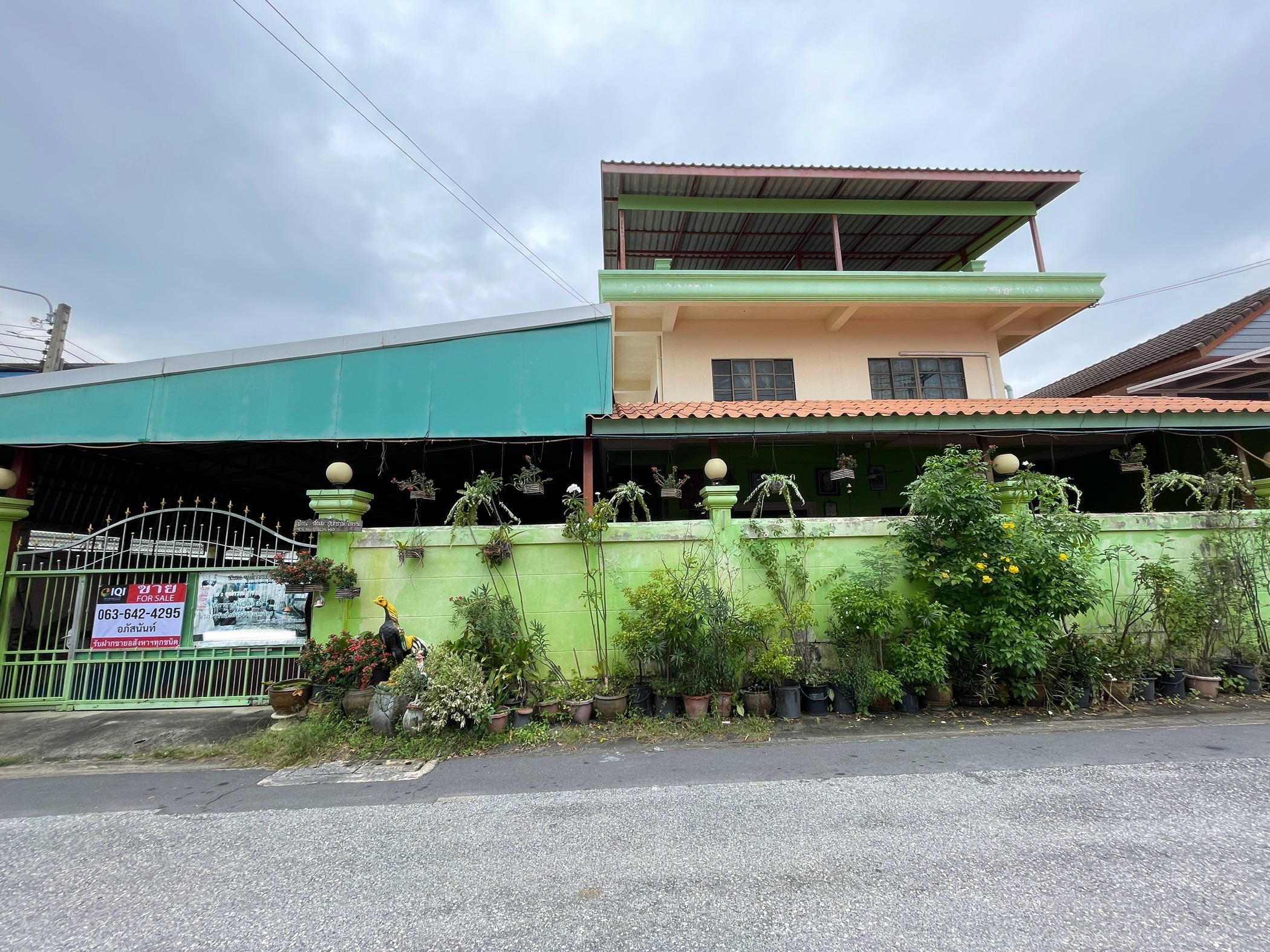 For sale: 3-storey detached house, Soi Bang Waek 142, Phutthamonthon Sai 2 Road image