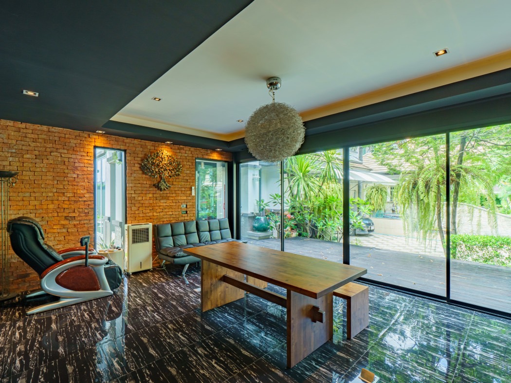 For sale 2-storey detached house, 3 buildings on the same land, Ban Phatthanakan, Phatthanakan Road 30, house next to a canal image