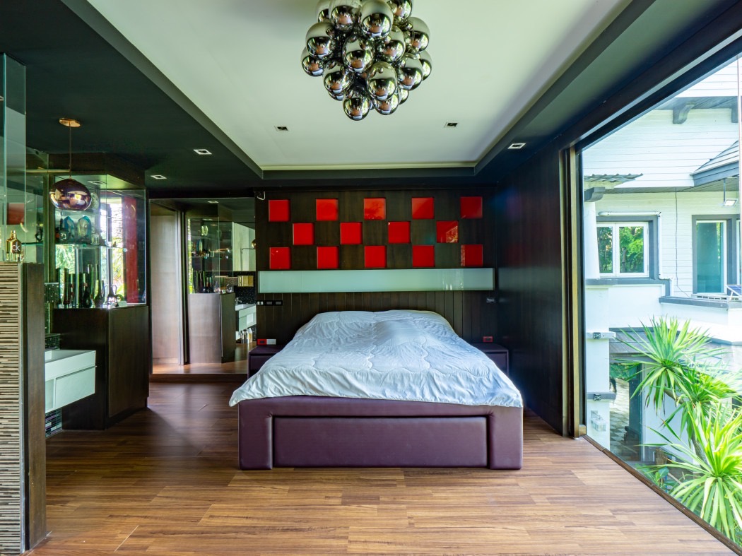 For sale 2-storey detached house, 3 buildings on the same land, Ban Phatthanakan, Phatthanakan Road 30, house next to a canal image