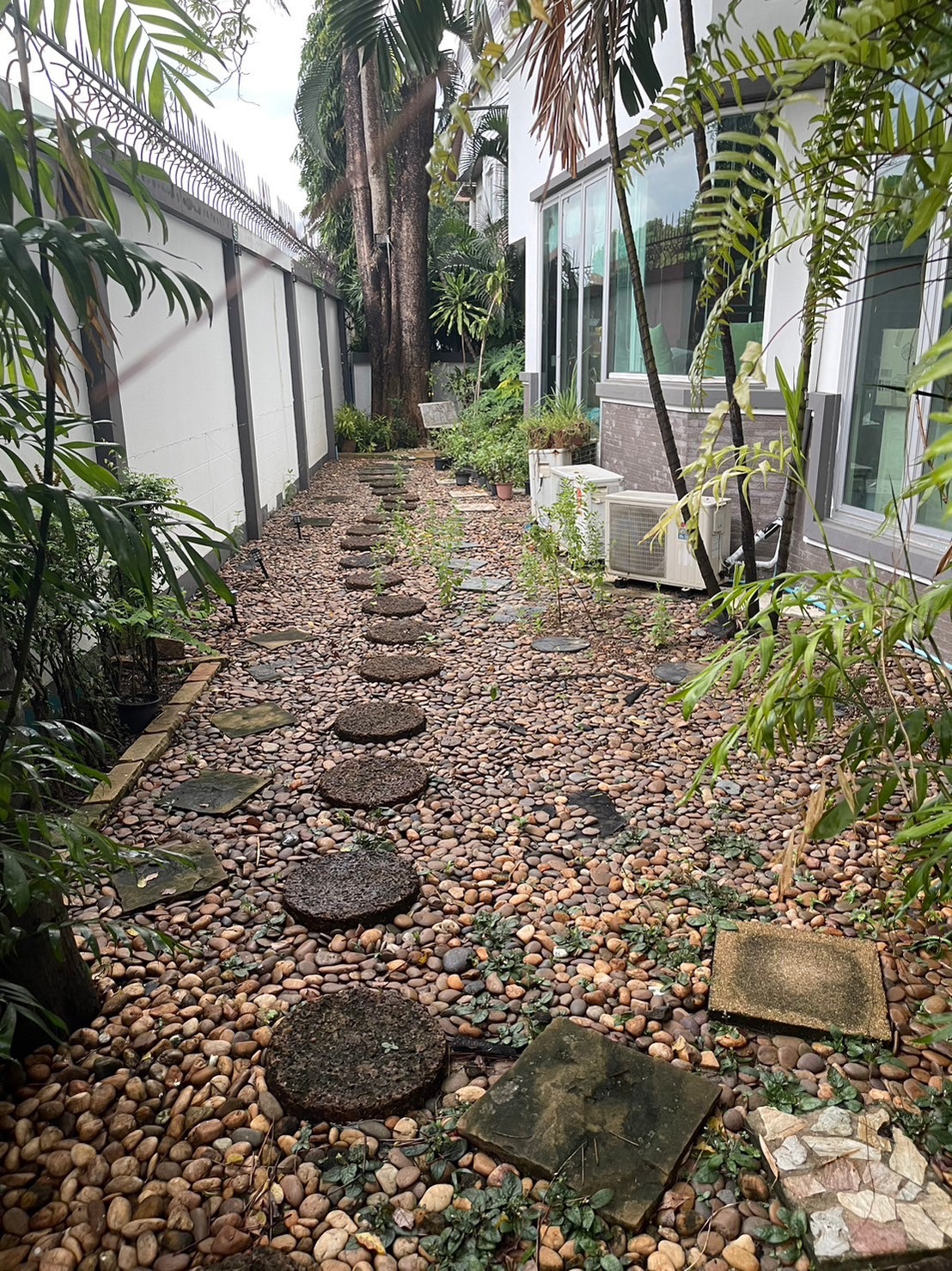 For sale 2-storey detached house, 3 buildings on the same land, Ban Phatthanakan, Phatthanakan Road 30, house next to a canal image