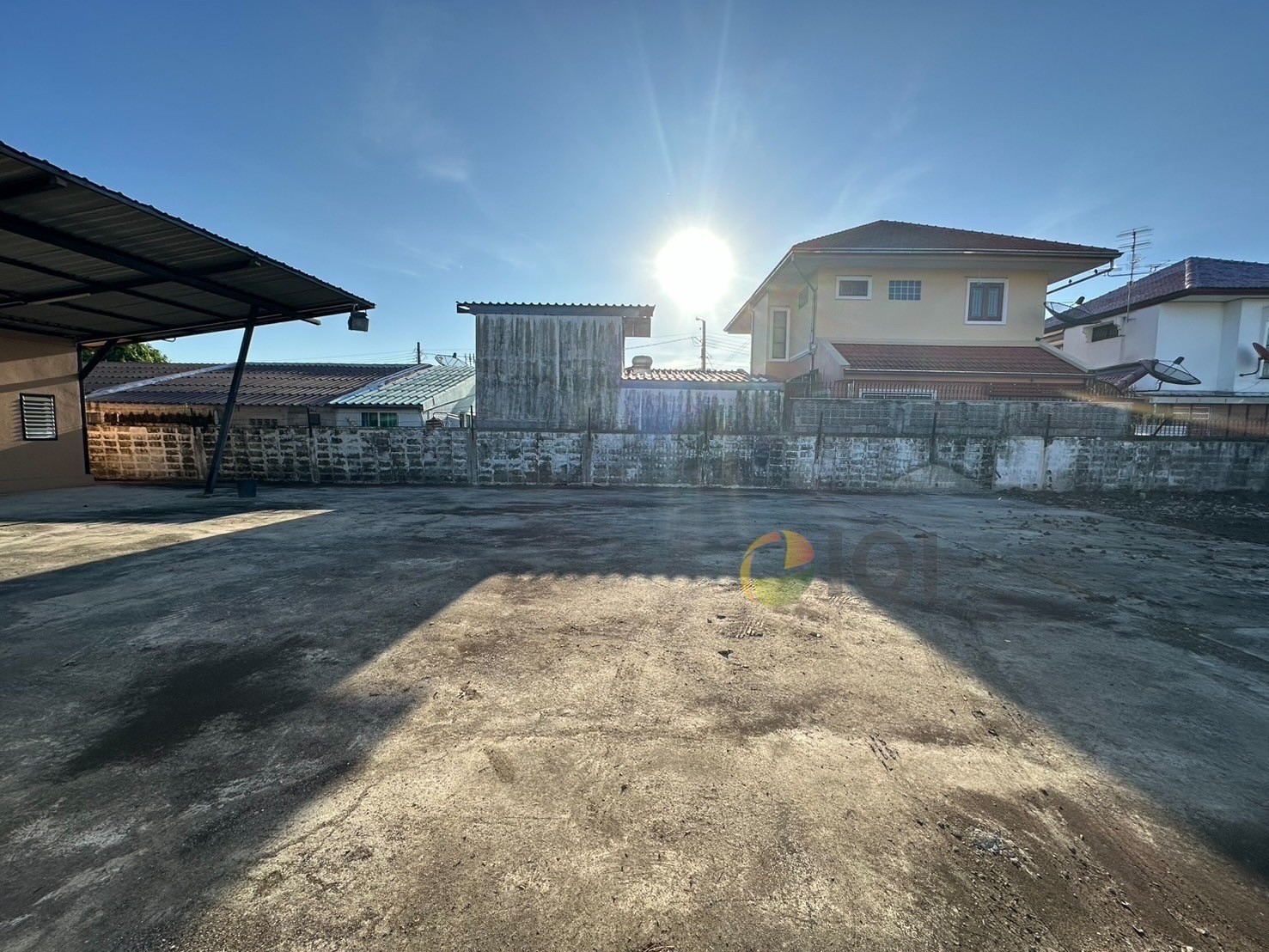 For sale 2 plots of vacant land with title deeds in the Pla Thong Village, Srinakarin, next to the MRT Yellow Line (Sri Dan Station) image