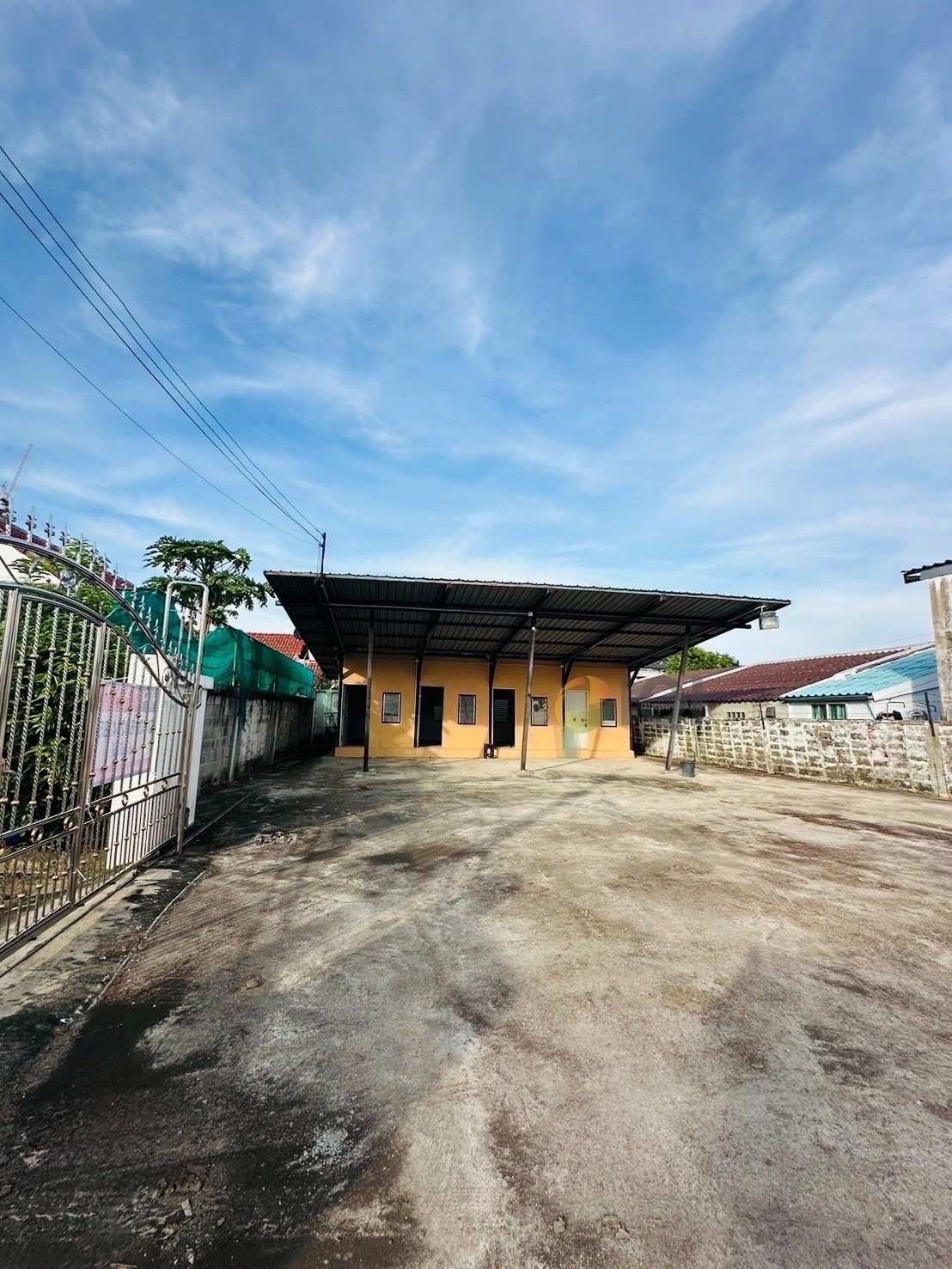 For sale 2 plots of vacant land with title deeds in the Pla Thong Village, Srinakarin, next to the MRT Yellow Line (Sri Dan Station) image