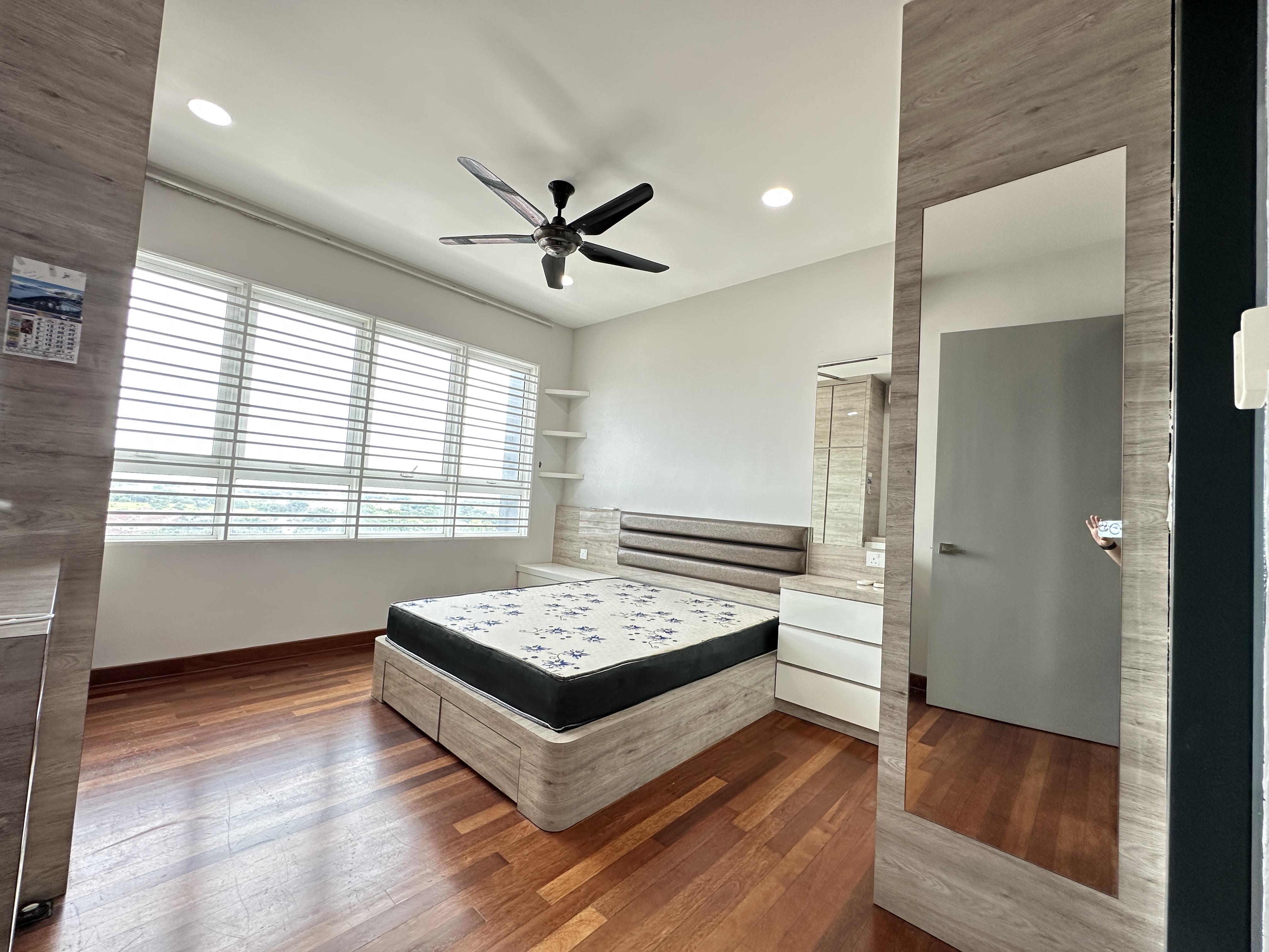 Impiria Residensi image