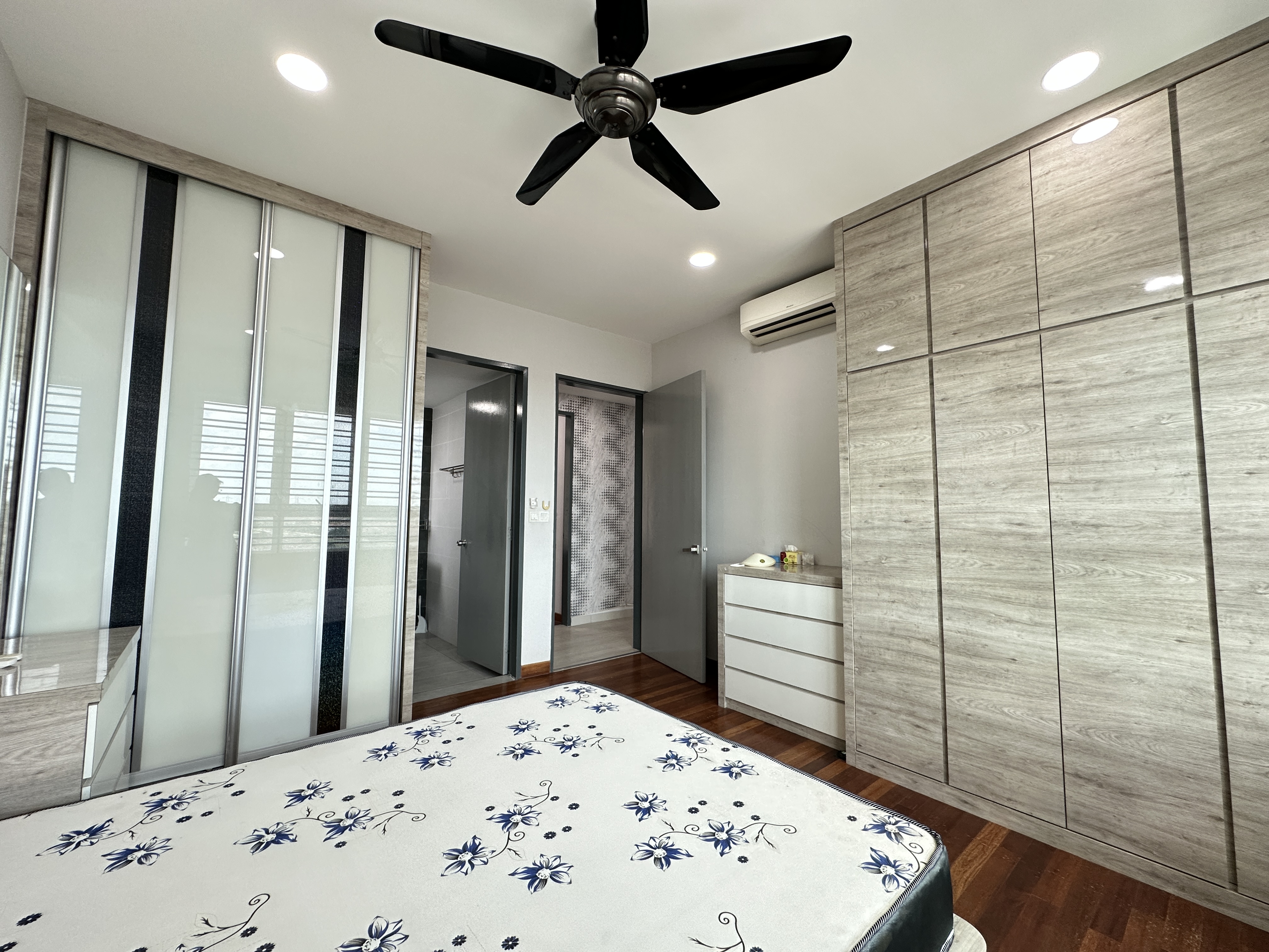 Impiria Residensi image