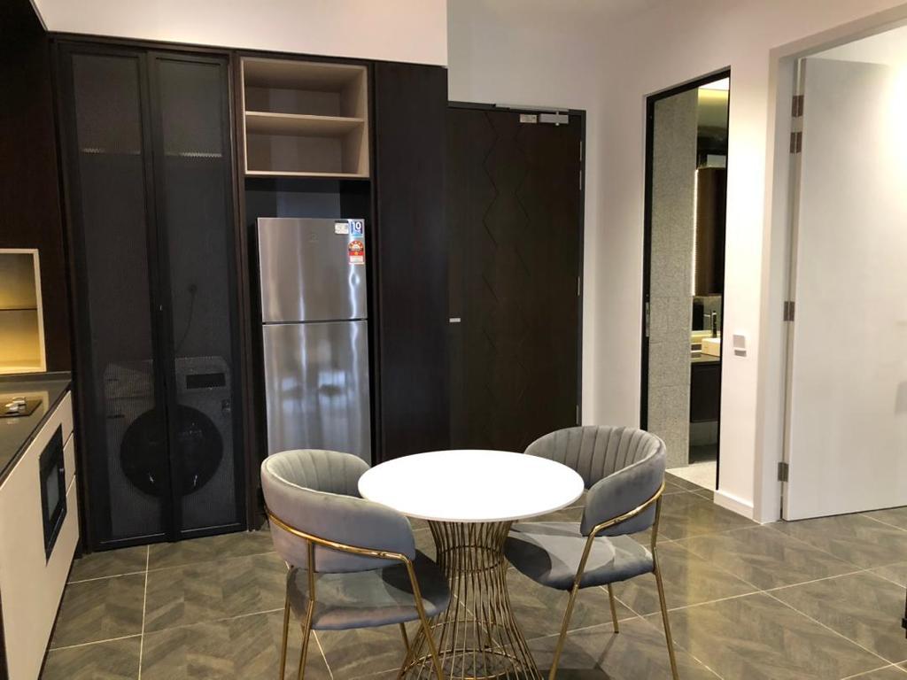 Scarletz Suites image