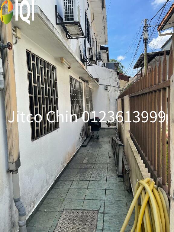 Bandar Puchong Jaya Freehold Corner Big 2 sty terrace house with extra land for Sale image