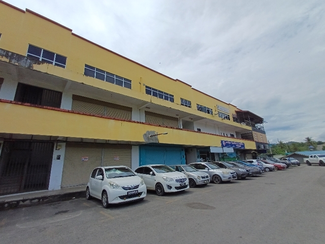 3 Storey Berungis Commercial Centre, Tuaran photo
