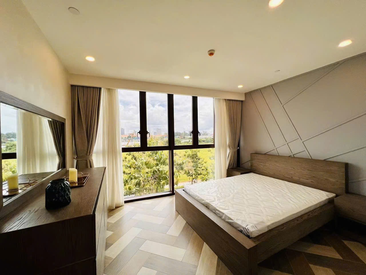 1 Bedroom Aparment At The Galleria Metropole image