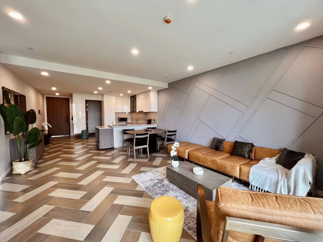 1 Bedroom Aparment At The Galleria Metropole image