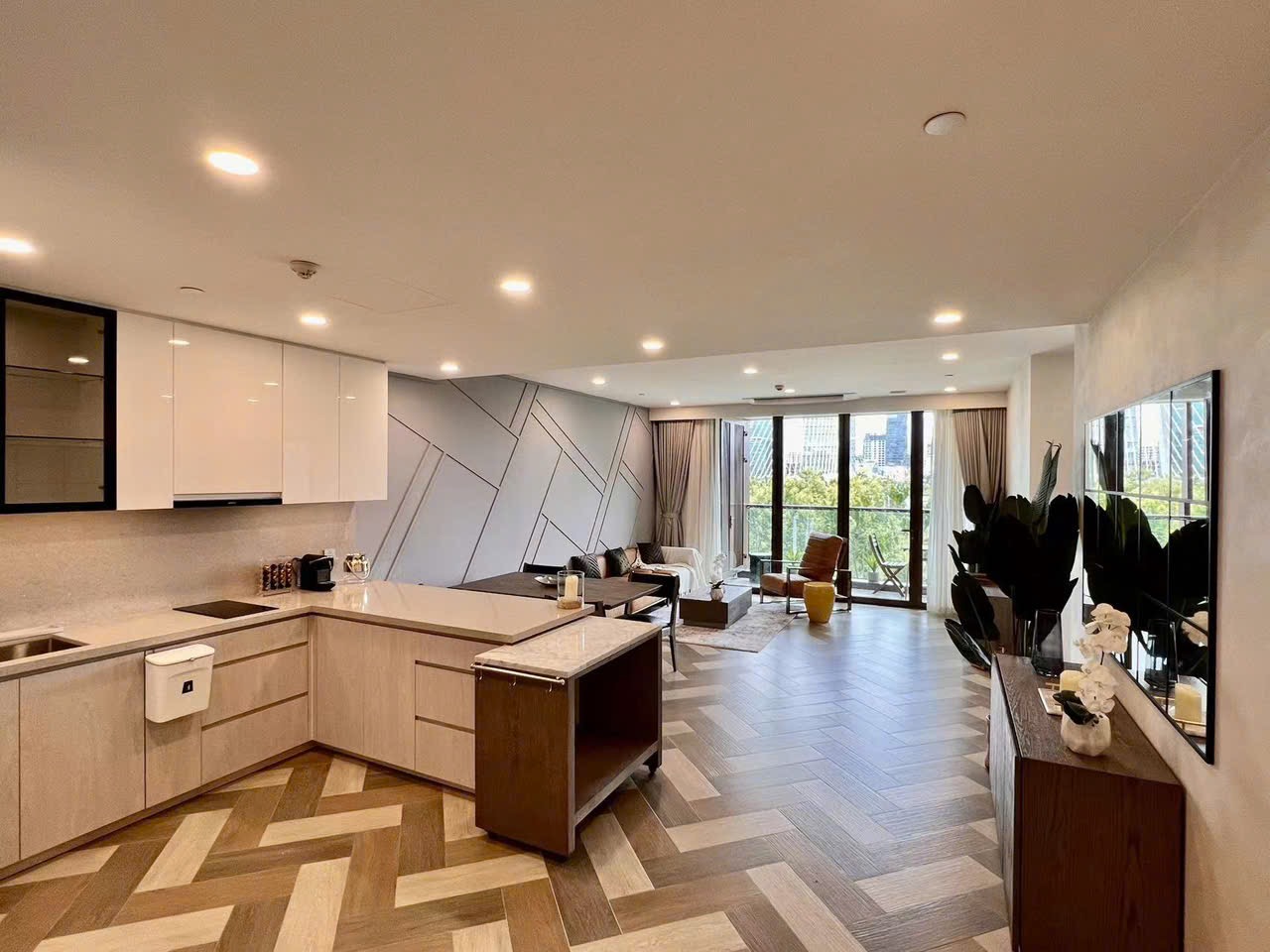 1 Bedroom Aparment At The Galleria Metropole image