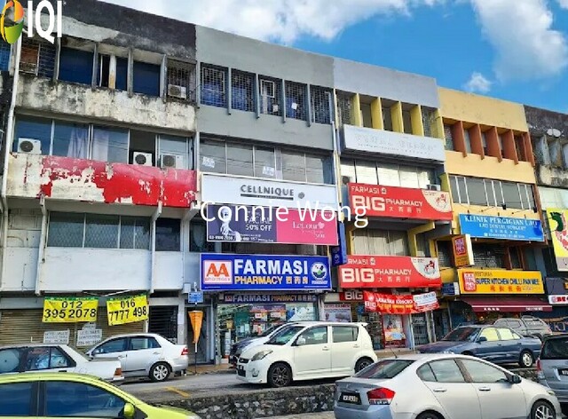 Taman Connaught image