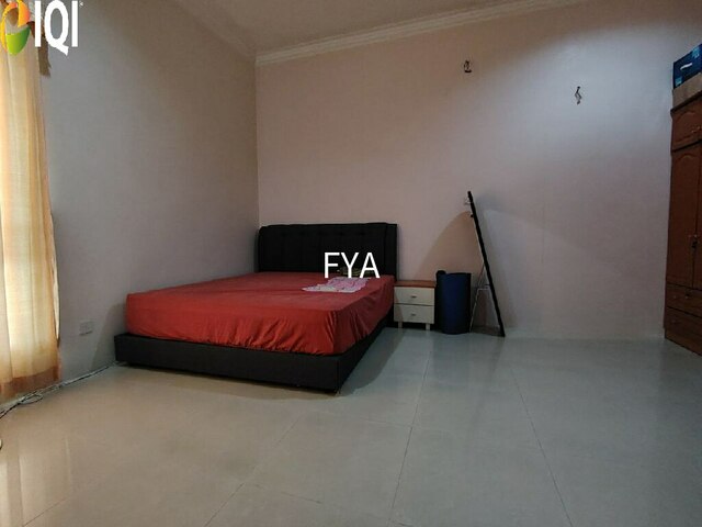 SUPERSIZED 2.5 Storey Semi Detached House image