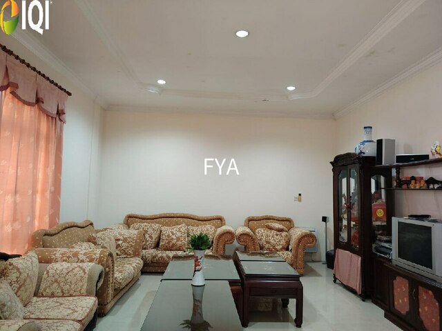 SUPERSIZED 2.5 Storey Semi Detached House image