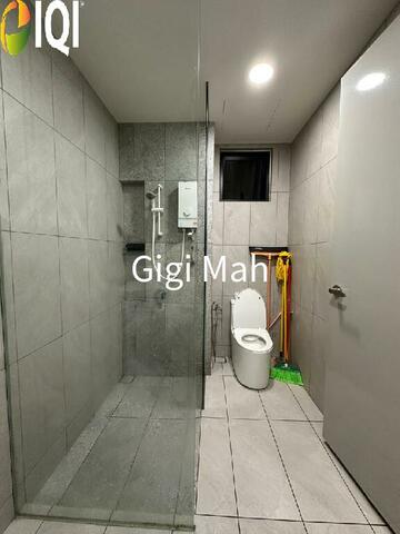 Emerald 9 Condominium image