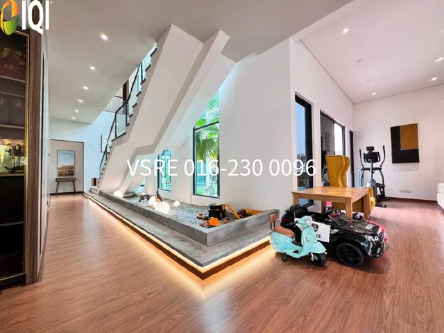  Luxury 3-Storey Bungalow @ Subang Bestari, Seksyen U5 For Sales image