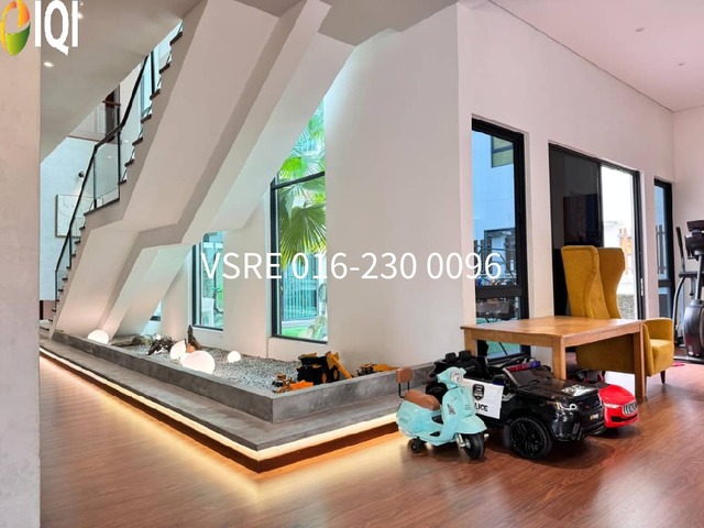  Luxury 3-Storey Bungalow @ Subang Bestari, Seksyen U5 For Sales image