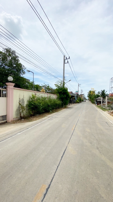 Land with Buildings Samut Sakhon image