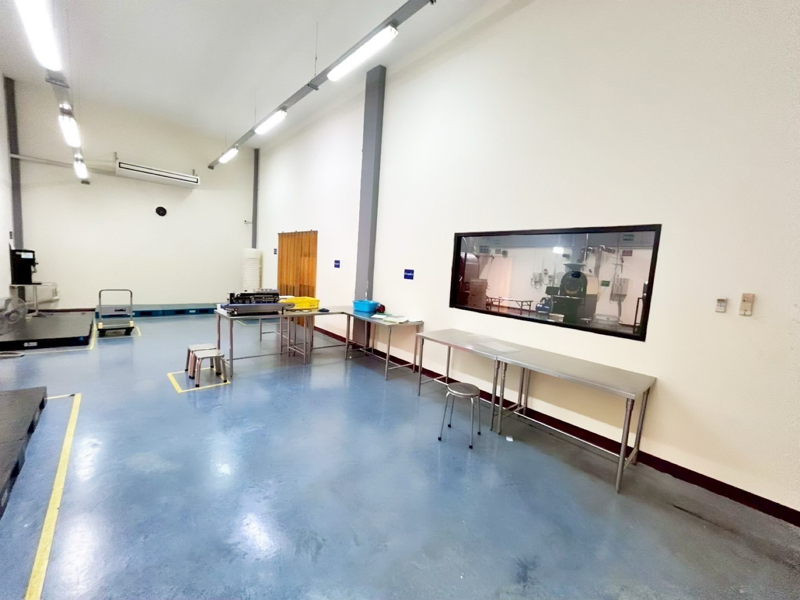 Land with Buildings Samut Sakhon image