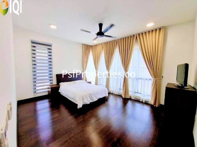 Reesia Elmina Garden image