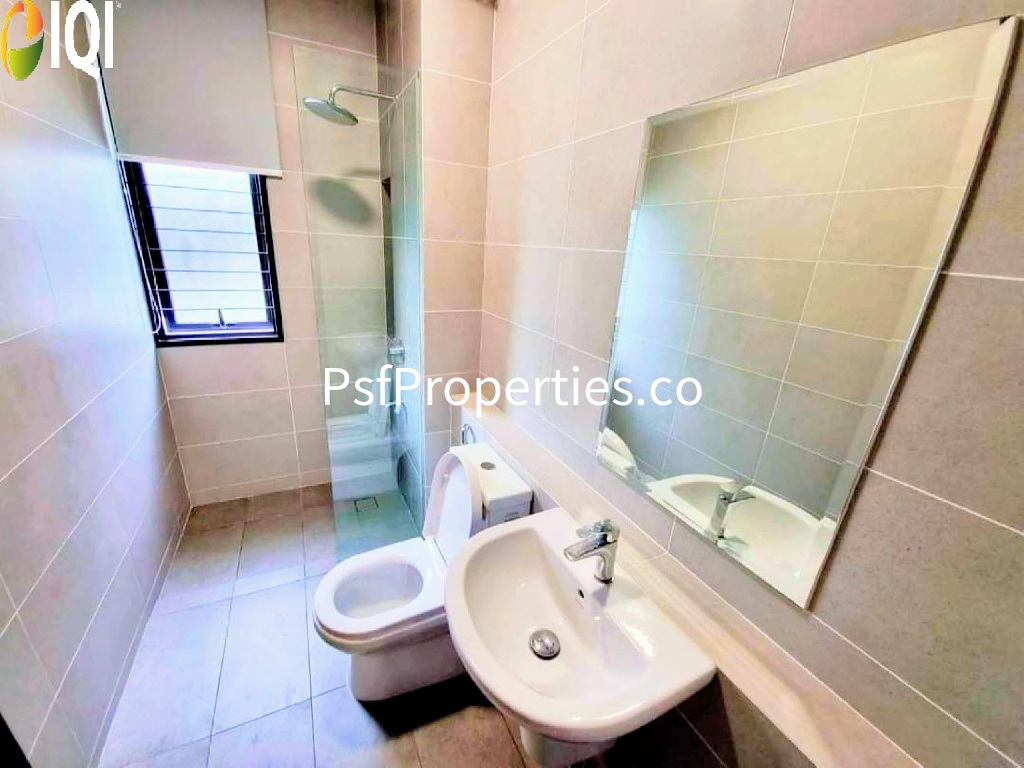 Reesia Elmina Garden image