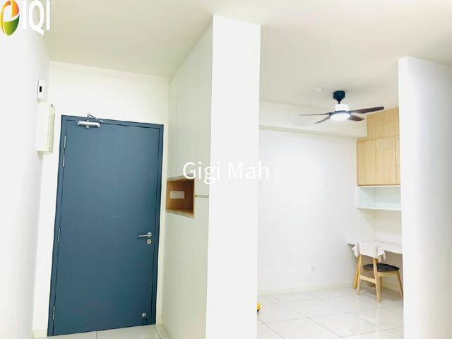 Emerald 9 Condominium image