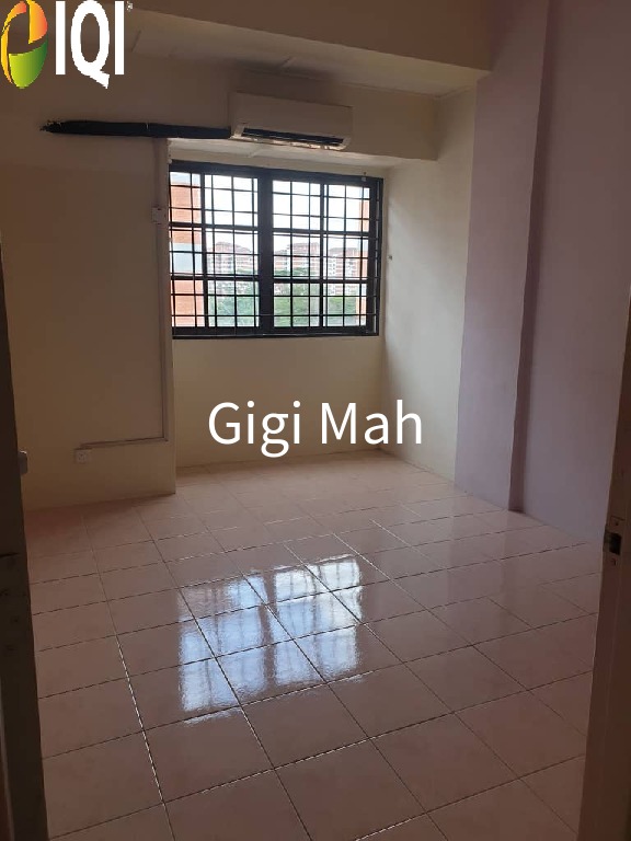 Evergreen Park Acorn and Hazel image