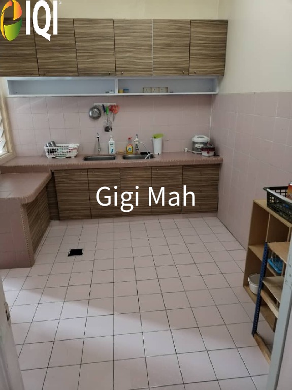 Evergreen Park Acorn and Hazel image