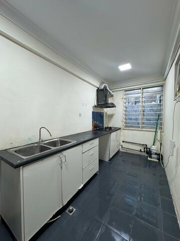 Putri Bahang Apartment image