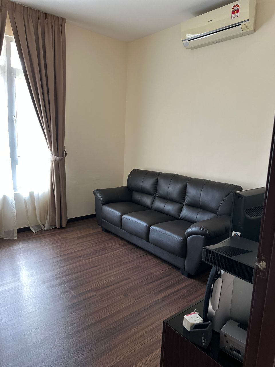 10 Island Resort image