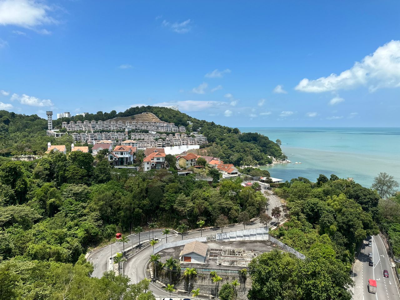 10 Island Resort image