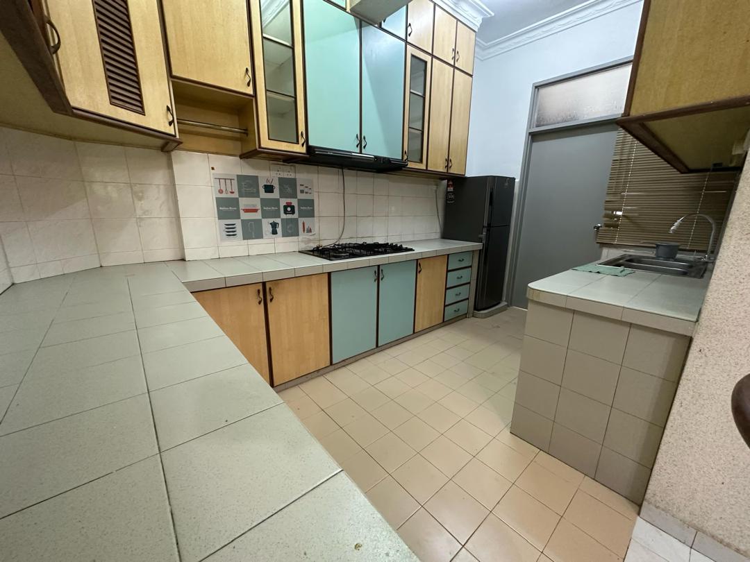 Bayshore Apartment image