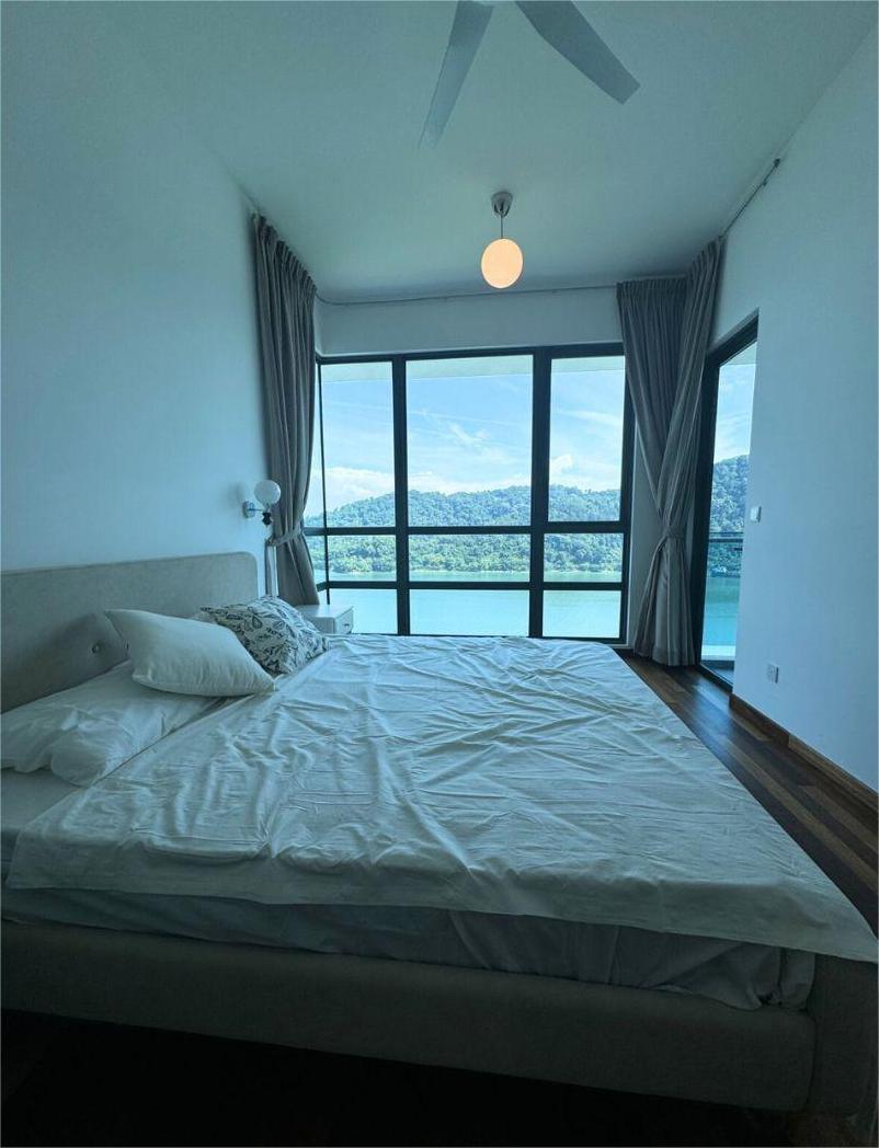 Queens Residences @ Queens Waterfront image