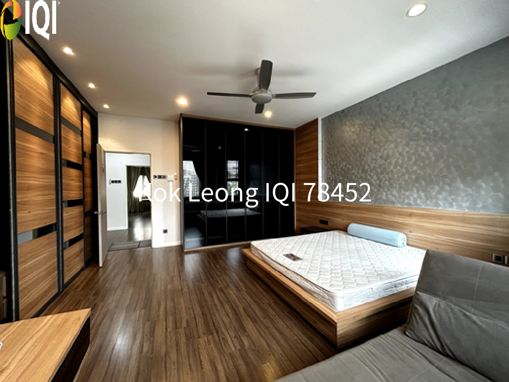 Lagoon Homes Kota Kemuning Fully Renovated Extended 5R4B Fully Furnished  for sale image