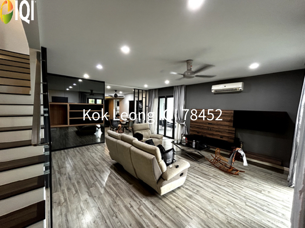 Lagoon Homes Kota Kemuning Fully Renovated Extended 5R4B Fully Furnished  for sale image