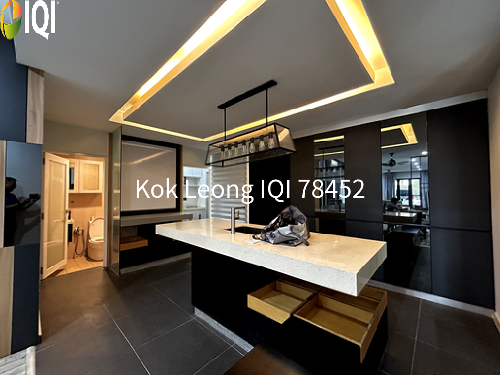 Lagoon Homes Kota Kemuning Fully Renovated Extended 5R4B Fully Furnished  for sale image