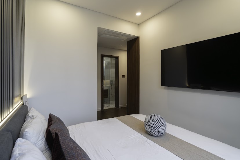 THE METROPOLE, 2 BEDROOMS, FULL FURNISHED, RIVER VIEW image