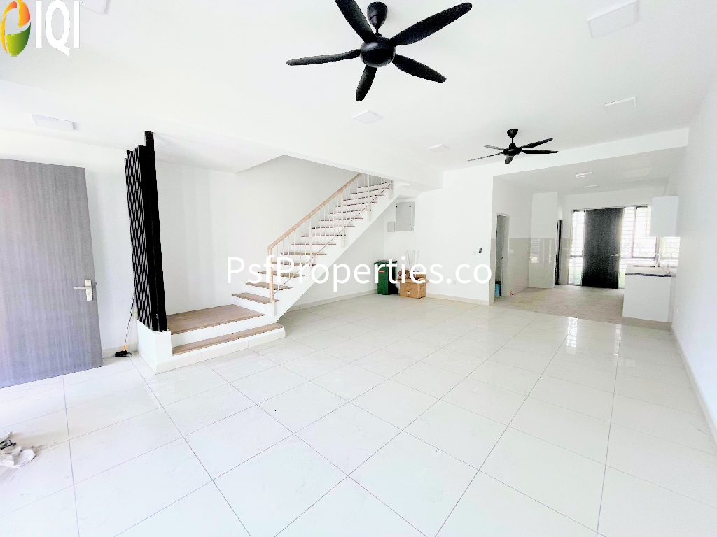 Elmina Valley 2 image