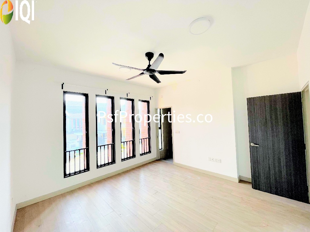 Elmina Valley 2 image