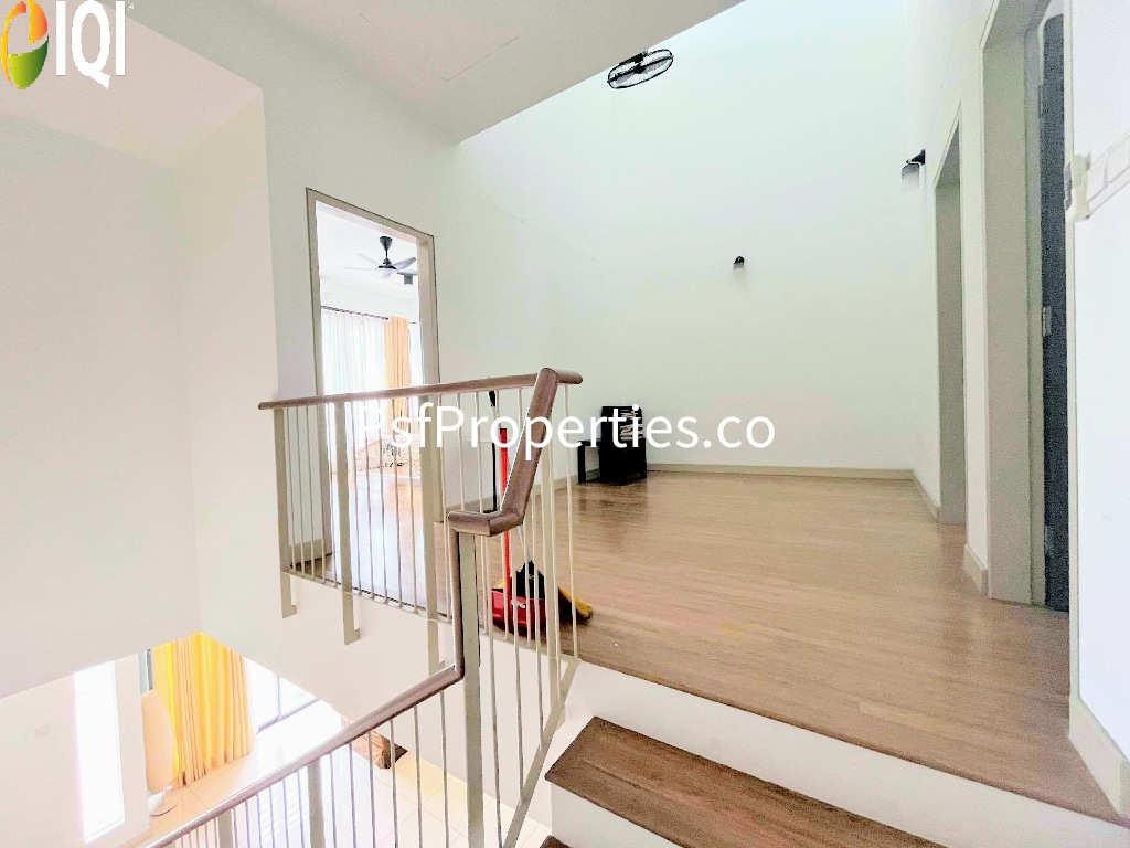 Elmina Valley 2 image