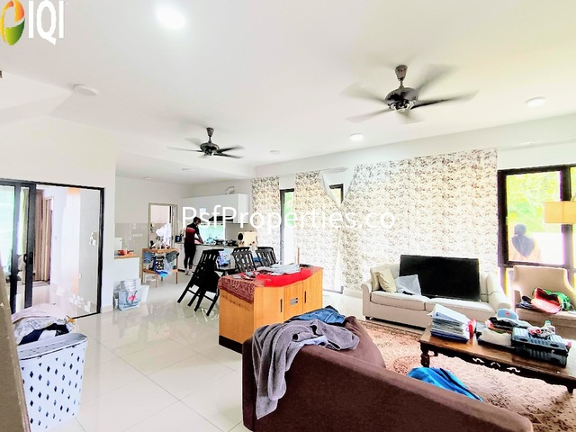 Elmina Valley image