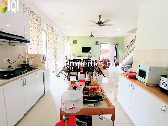 Elmina Valley image