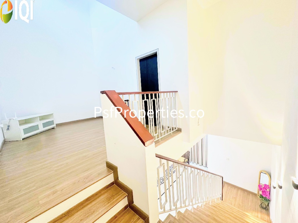 Elmina Green 4 image