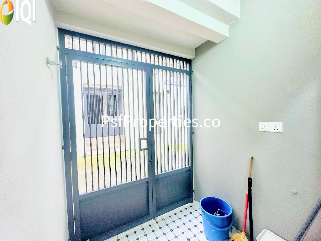 Elmina Green 4 image