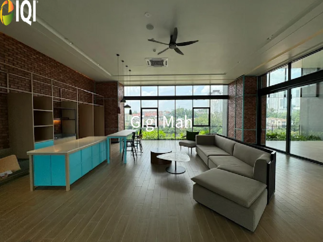Emerald 9 Condominium image