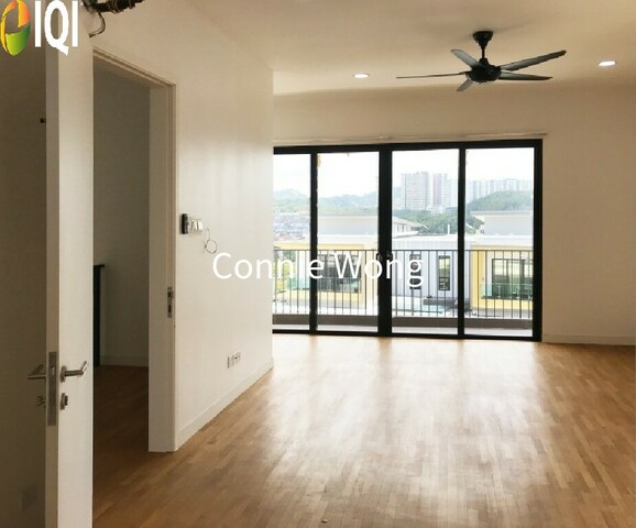 Twin Palms image