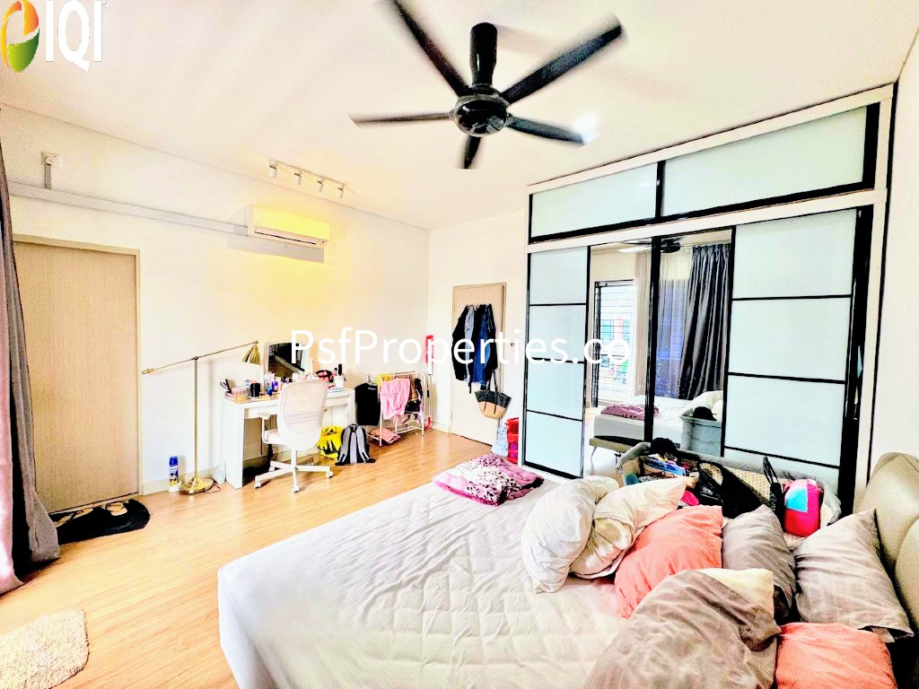 Elmina Valley 4 image