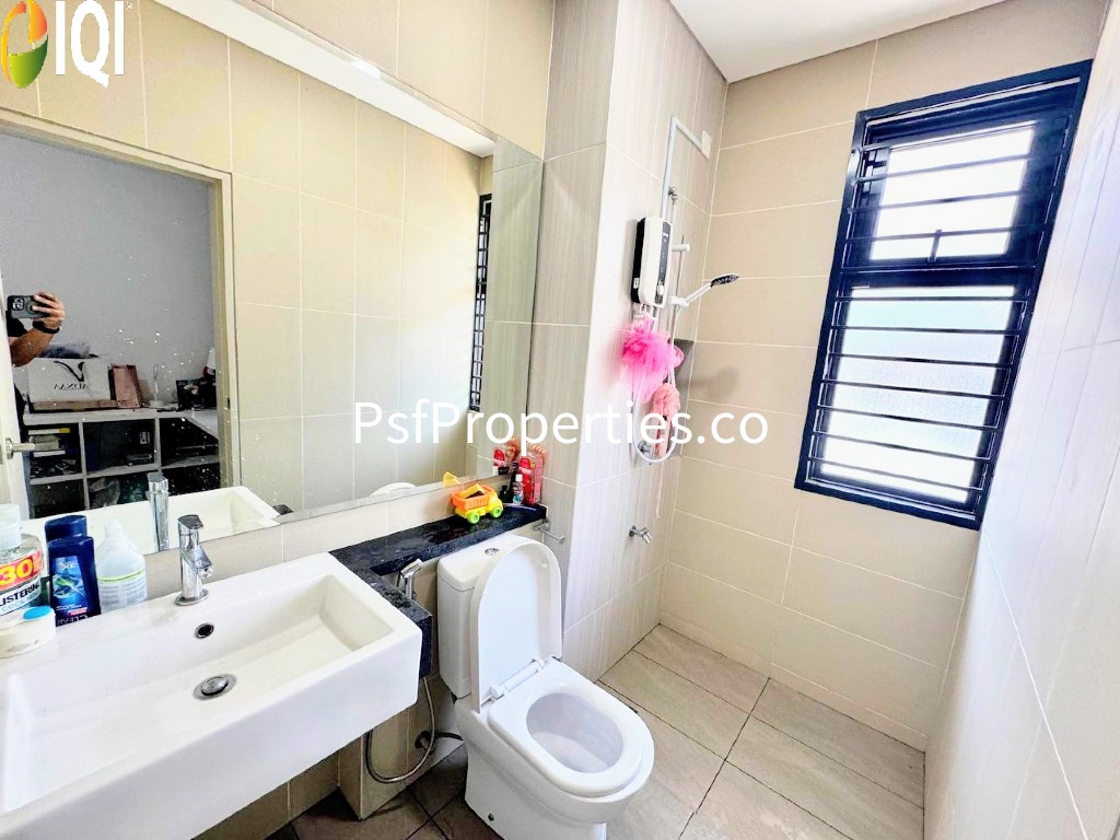 Elmina Valley 4 image