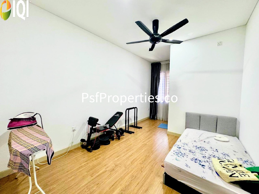 Elmina Valley 4 image