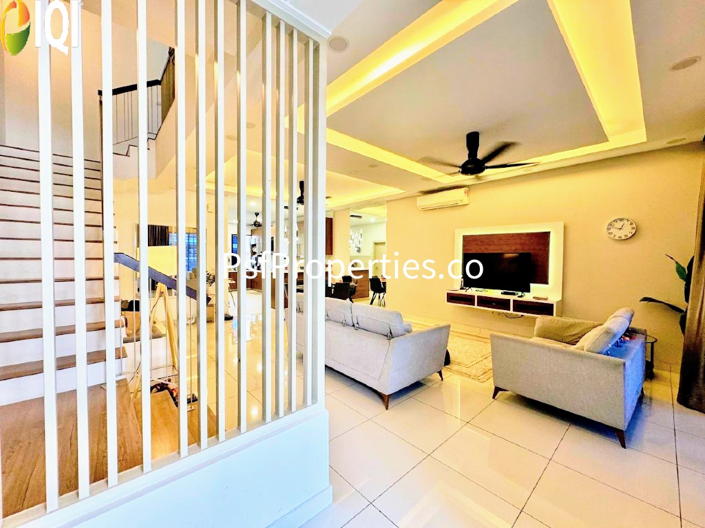 Elmina Valley 4 image